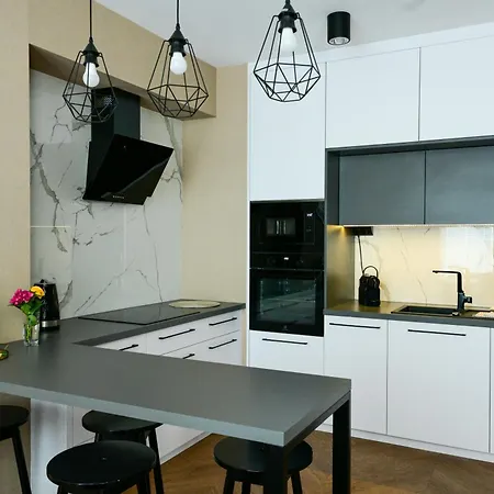 Ogrodowa Deluxe With Parking Apartman *